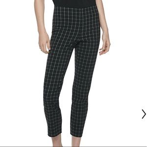 ELLE Pull-on Skinny Fit Ankle Dress Pants in “Black Grid” Small